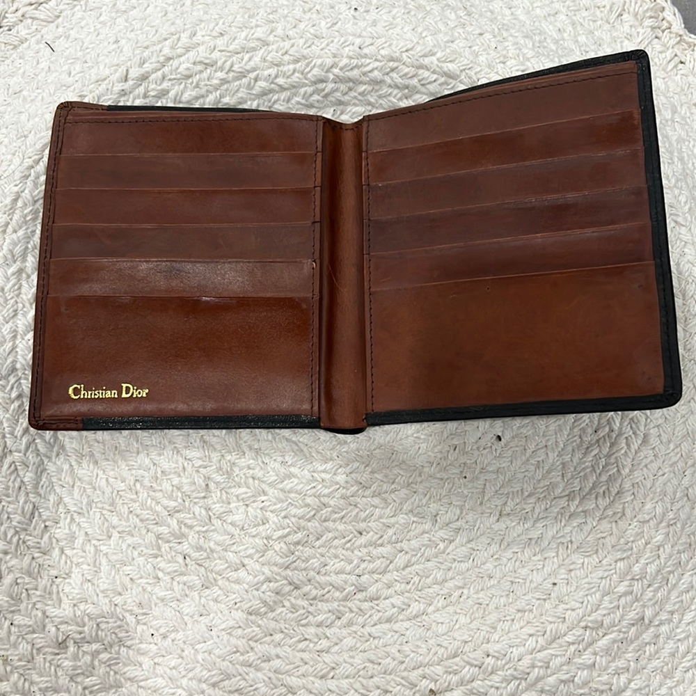 LIVE: Authentic Christian Dior Men’s Bi-fold Leather Two Tone Wallet. Final Sale
